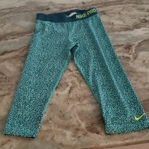 Nike Pro Workout Pants capri athletic yoga leopard